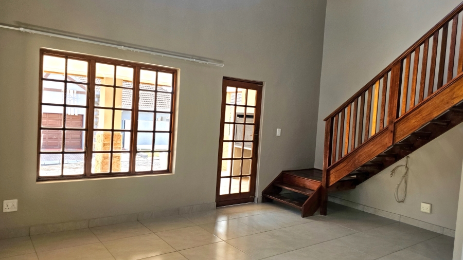 To Let 3 Bedroom Property for Rent in Meerhof North West